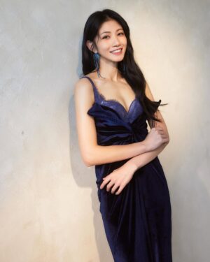 Lee Chien-Na Instagram - 找到適合自己的內衣❤️
就像遇見懂你的朋友
黛莉貝爾的絮羽睫毛蕾絲養脂®內衣
細緻的睫毛蕾絲設計優雅而柔美
專利養脂罩杯貼合胸型
提供支撐的同時勾勒自然曲線
讓我穿上後無論何時都能散發自信與優雅

到門市體驗養脂內衣時
別忘了試試他們家的 #AI智能體態管理儀！
透過AI體態檢測了解自身身形數據、體態狀況
並定期追蹤數據
找到適合的內衣協助調整體態
打造迷人曲線

👉千娜推薦款: https://db-bra.tw/na絮羽睫毛蕾絲養脂內衣

👉預約門市體驗: https://db-bra.tw/na立即預約
@dailybelle_official