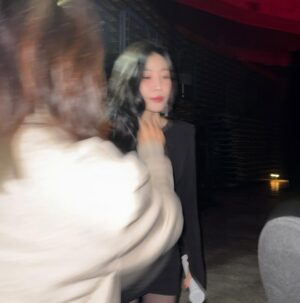 Lee Hae-ri Instagram - 사진이 좀 많은댑🫣
다들 잘 쉬고 있어요??
저는 푹푹 쉬고 있어요 
많이 먹고 많이 잘 거예요
모두 연휴에 맛있는 것도 먹고 
최대한 적게 움직이고 
돼해 복 많이 받아요💕
.
.
.
곧 유튭 업로드도 해볼게요!!!!와하하
하이팅!!!!