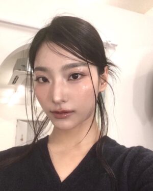 Lee Sae-rom Instagram - 😬월😬일