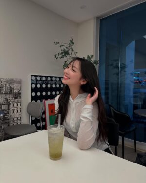Lee Soo-min Instagram - 아 몰라 못 고르면 다 올리랬어🥺