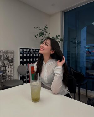 Lee Soo-min Instagram - 아 몰라 못 고르면 다 올리랬어🥺
