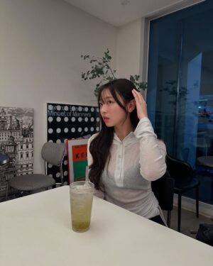 Lee Soo-min Instagram - 아 몰라 못 고르면 다 올리랬어🥺