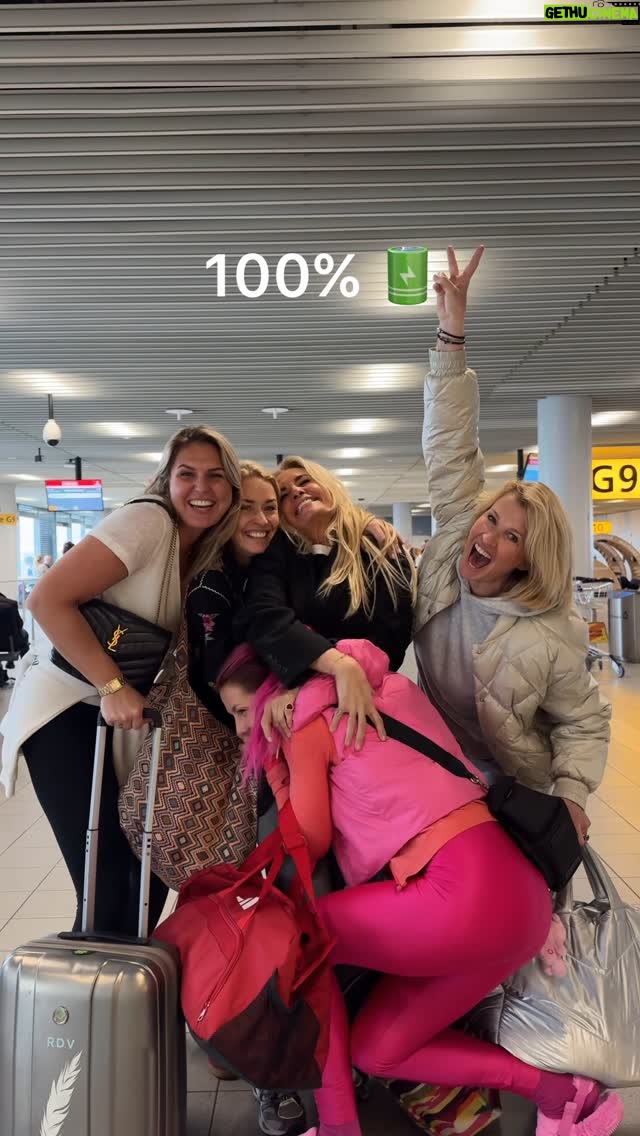 Leontine Borsato - 12.3K Likes - Here we go again!!! ✈️❤️☀️🇱🇰