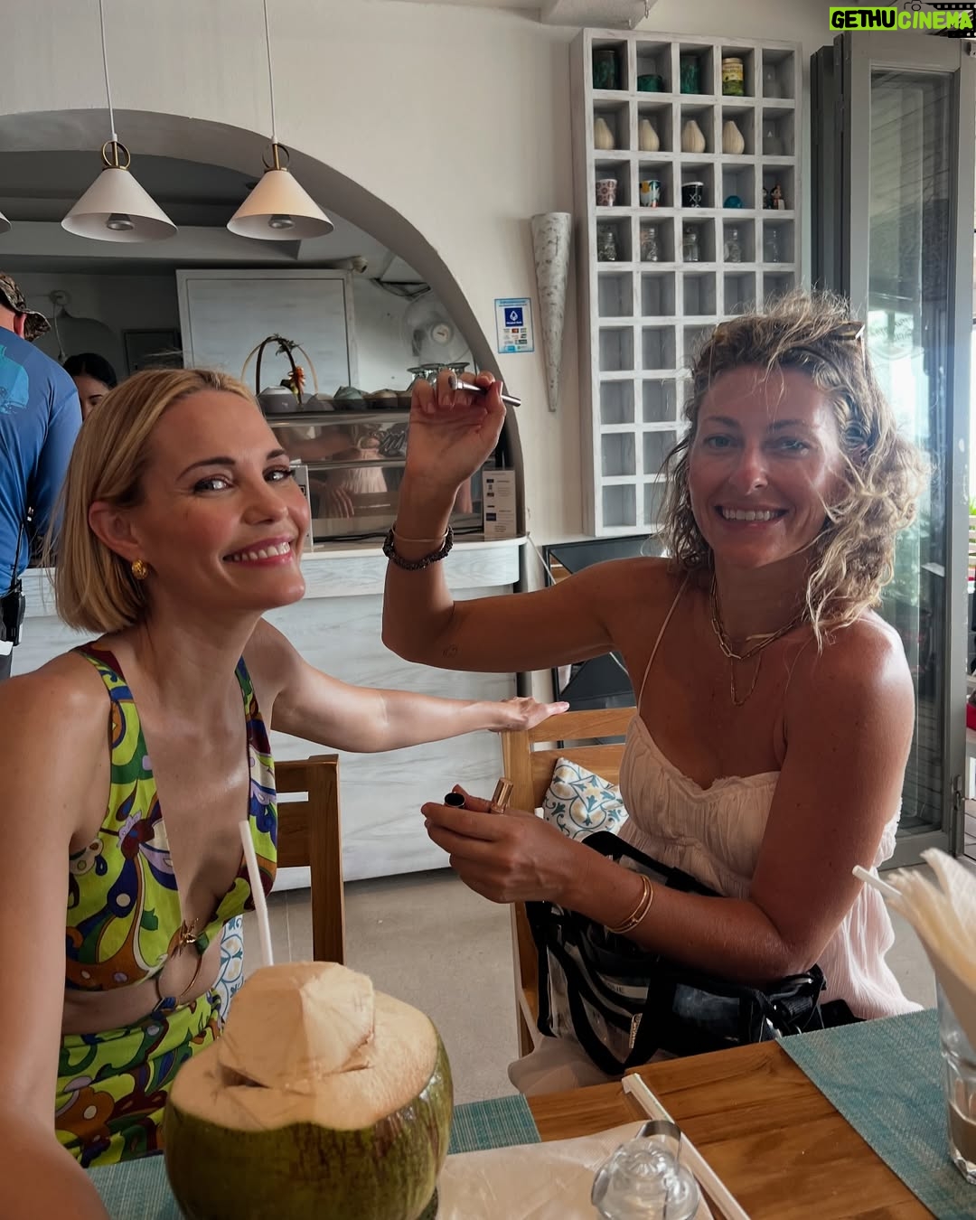 Leslie Bibb - 26.5K Likes - half way through...
another round of
@thewhitelotus #bts...
enjoy episode four and a look
at our time in the land of a thousand smiles...
🪷 @streamonmax @hbo
