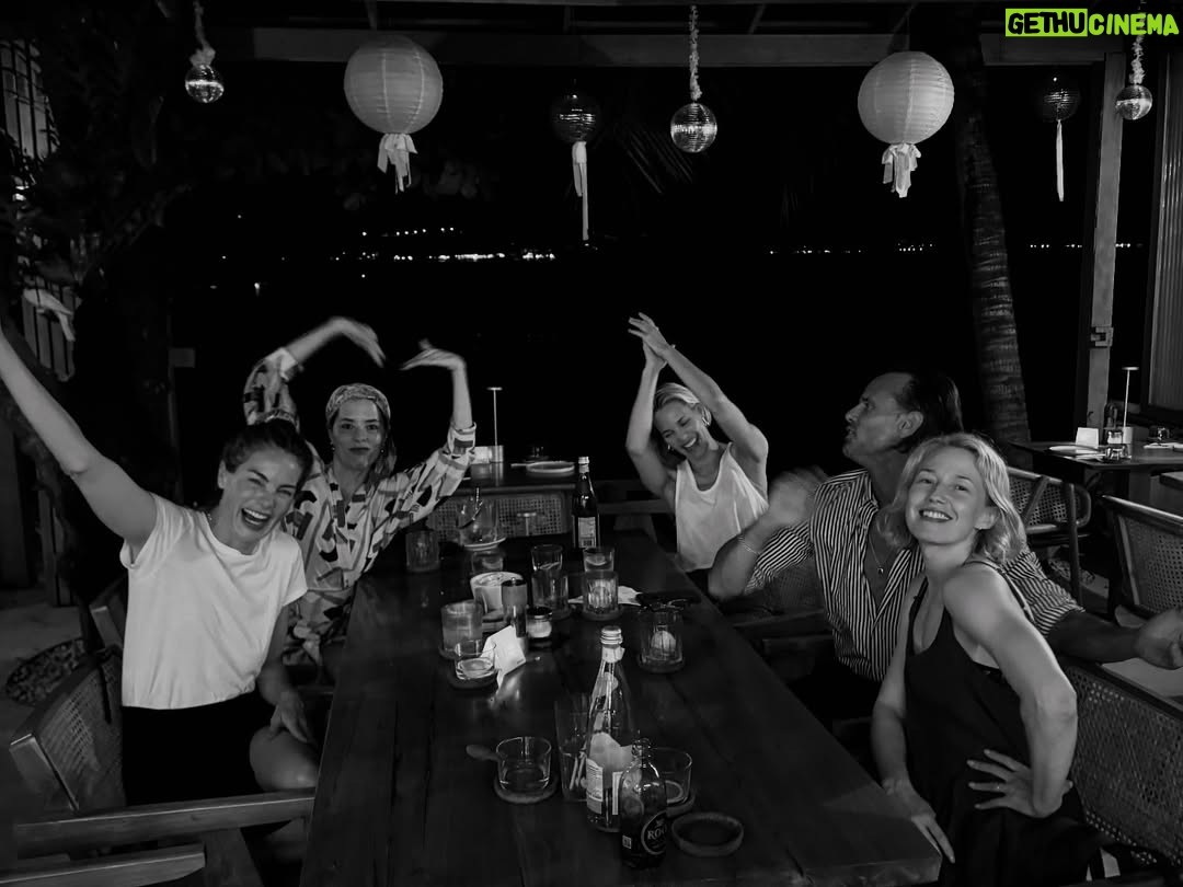 Leslie Bibb - 15.5K Likes - club 🪷...
episode three, week three #bts
@thewhitelotus @streamonmax @hbo
enjoy bbs
🤍