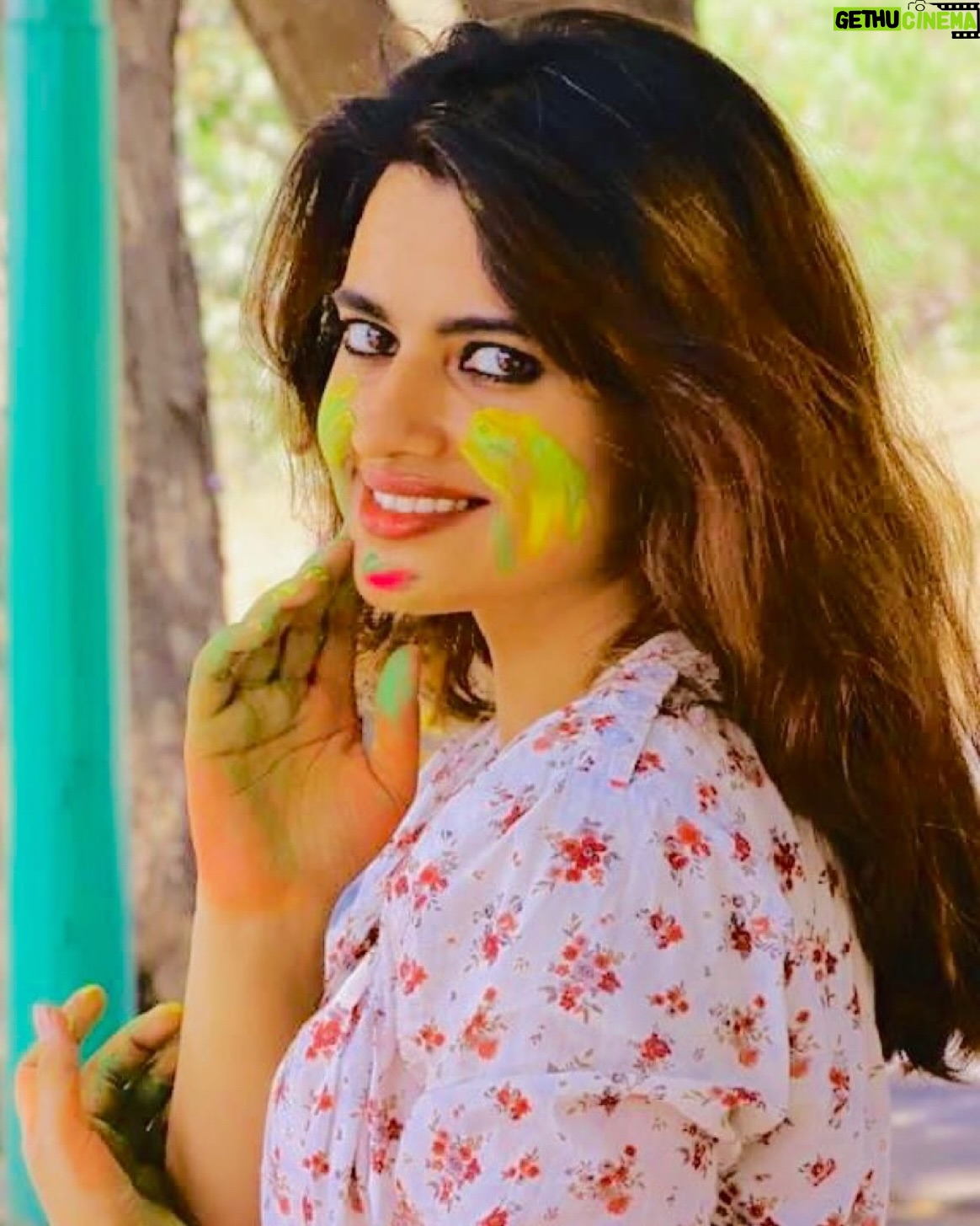 Leslie Tripathy - 9.3K Likes - Holi hai 🎉💖 my dear frends enjoy the festival of love happiness