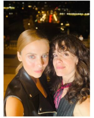 Leticia Dolera Instagram - Dice la filósofa Marina Garcés que la amistad no es solo un espacio de consuelo, sino un lugar de crecimiento y transformación mutua, un lugar de encuentro y de libertad, donde podemos ser nosotras mismas, pero también podemos cuestionarnos y crecer juntas. FELIZ CUMPLEAÑOS, AMIGA. 💜❤️