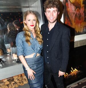 Leven Rambin Instagram - Memories Monday, NYC fashionista era ✨👗🖤

#highfashion #nyc