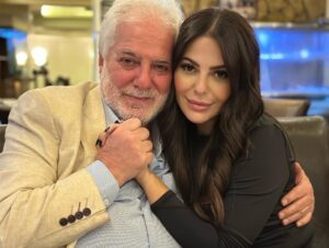 Lila Atrash Instagram - سعادتي وقوتي وثقتي وحبي الوحيد يلي ربنا ما يحرمني منو ويديم عليه الصحة والعافية بابا حبيبي كل عام وانت ب الف خير يا احلى وأجمل اب بالعالم كلو 🤍🙏🏽 
Happy Father’s Day 🤗🤍