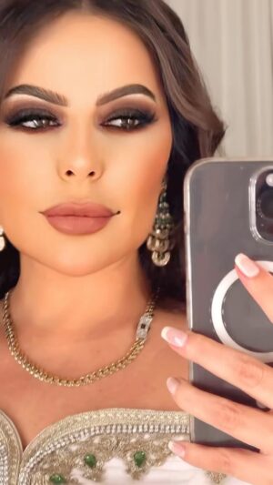 Lila Atrash Instagram - 👗 @nisreen.sherbatji 
💄 @banao_makeup_artist 
💇🏻‍♀️ @sima.hair.stylist
