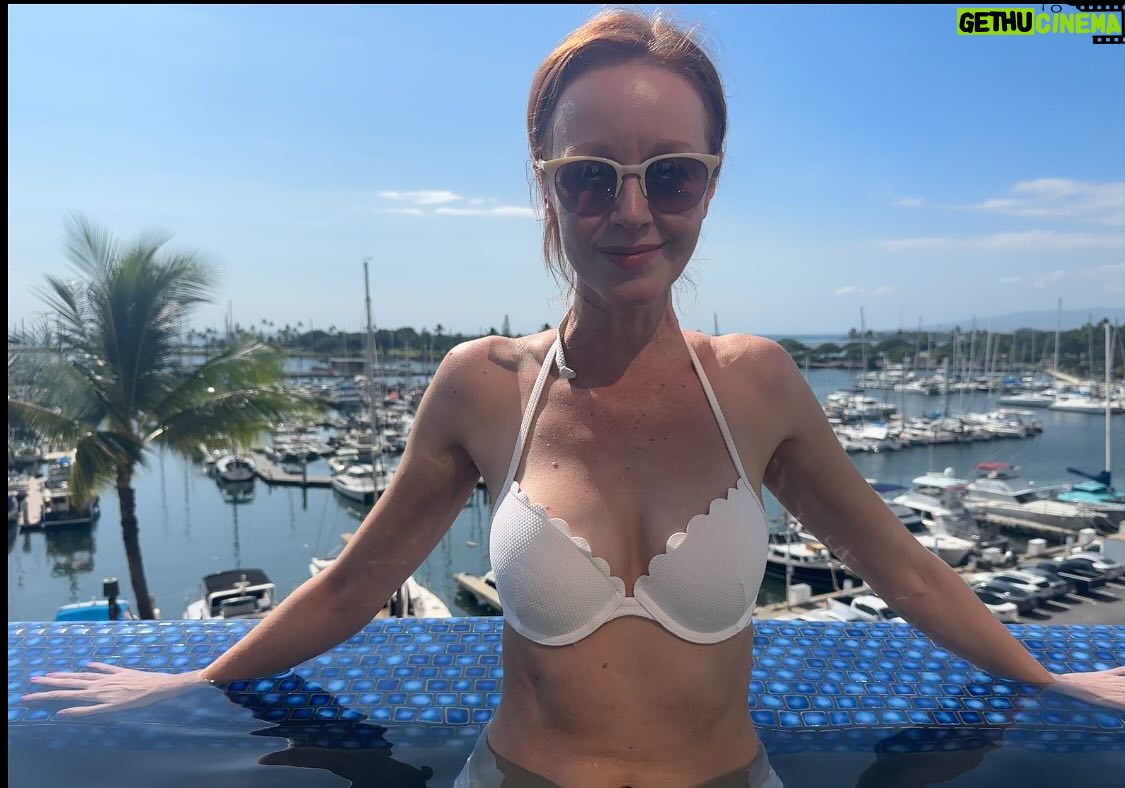 Lindy Booth - 4.9K Likes - thank you, Hawaii for not being a terrible place to work.