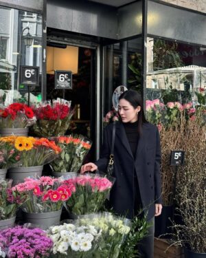 LingLing Sirilak Kwong Instagram - Just enjoy life 🌷 
#dioraw25 
@dior