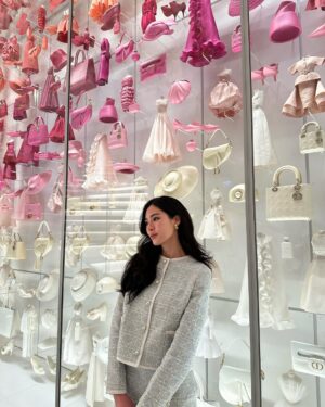 LingLing Sirilak Kwong Instagram - World of elegance @dior 🤍🩵🧡🩷
#dioraw25