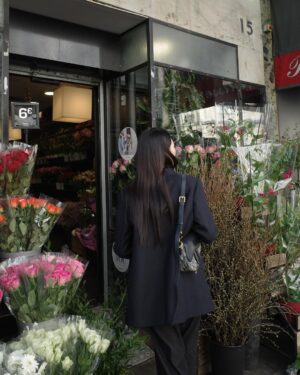 LingLing Sirilak Kwong Instagram - Just enjoy life 🌷 
#dioraw25 
@dior