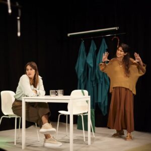 Lis Moreno Instagram - 🔜 D'aquí deu dies torna MALPARIDA!

Després de tres temporades d'èxit, @lamaieuticaprod torna a Barcelona amb aquest relat íntim sobre amistat i maternitat. Una denúncia a la violència obstètrica amb text de @la_malavera i direcció d'@_angela_palacios.

💥 Nou úniques funcions! Amb conversa postfunció el 2 de març.

🎟️ Entrades a espaitexas.cat