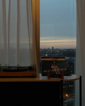 Lisa Vicari Instagram - Last Night at the @BAFTA x @vanityfair x @EE Rising Star Party 🪐

#EERisingStar
#EEBAFTAs

Partners:
@fourseasons
@donjuliotequila

Thank you for the beautiful stay @artotellondonbattersea @artotel
#artotel #myartotel (AD)

Red Carpet Photos by Joanne Davidson, on behalf of EE