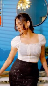 Actress Losliya Mariyanesan HD Photos and Wallpapers March 2025