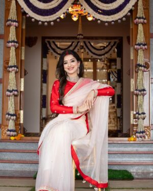 Loveleen Kaur Sasan Instagram - ✨💫