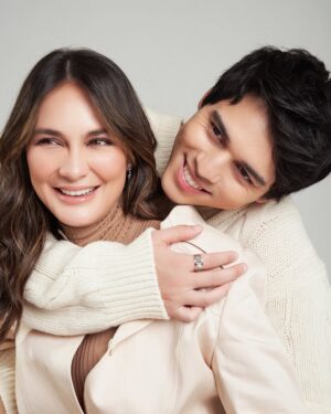 Luna Maya Instagram - My Valentine💖

#STARRING @lunamaya @bouttier_maxime

Photographer @winstongomez #winstongomez 
Mua @bubahalfian 
Stylist @carolinemeliala 
Hair @yezhadjohair 
Studio @11.11studiojakarta 
Outfit @coach @kanmogroup.fashion 
Cc @novarossa211 @denaaalrizky 

#LunaMaya #MaximeBouttier
