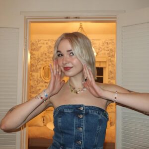 Lydia Night Instagram - 