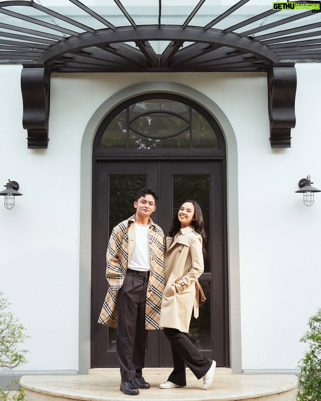 Lyodra - 351.8K Likes - Two people walking the same roads, at the same pace. Glad it’s you!
#Burberry
@burberry @winstongomez