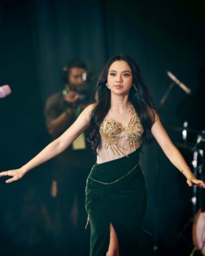Lyodra Instagram - Kesana kemari nyari kamu eh ternyata dihatiku 🫨