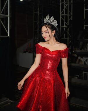 Lyodra Instagram - Aku terlalu cinta dia… Dianya siapasii tehh?? 🤪

Keseruan HUT Transmedia semalam. ❤️ 

In @jessiegunawanstudio 
Styled by @wanda_haraa
