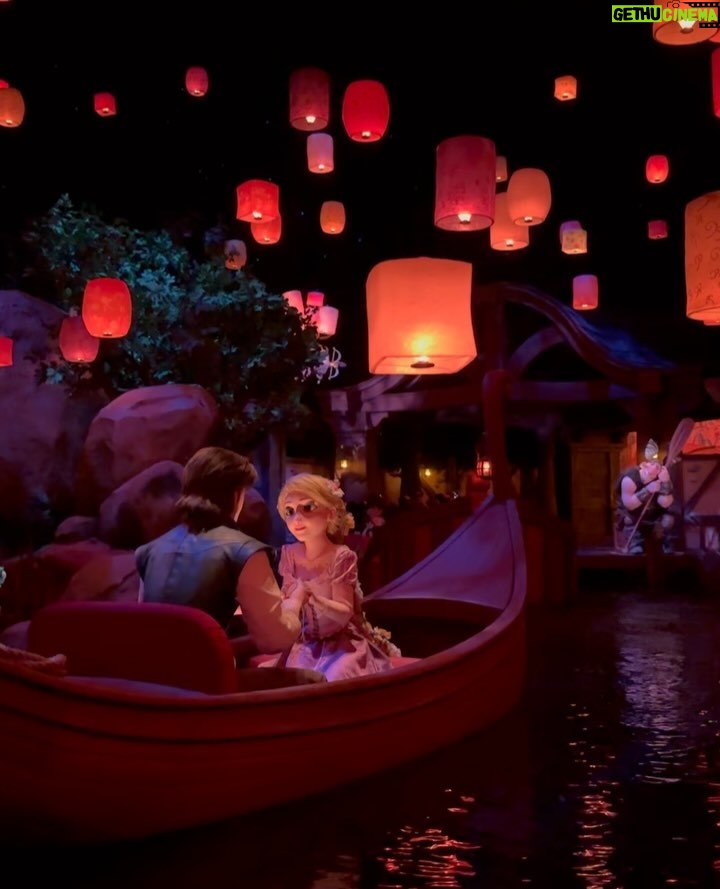 Lyodra - 354.8K Likes - Disney seaaaa 🐚🧜♀️🏰 ✨💛