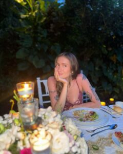 Actress Lysandre Nadeau HD Photos and Wallpapers February 2025
