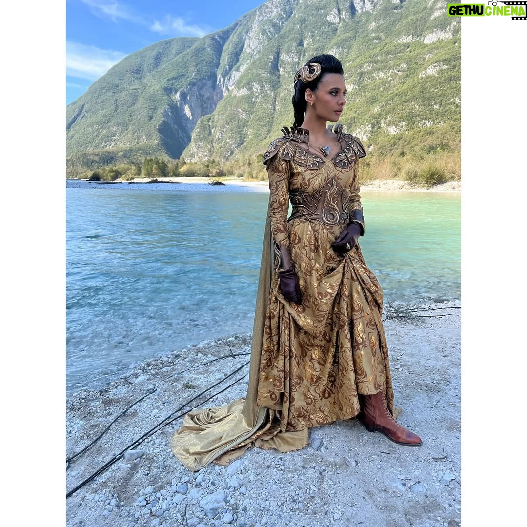 Madeleine Madden - 12.5K Likes - Had to do a special post for the magnificent Amyrlin’s Armor and the incredible vision of @davinajl and @sharon_gilham_costume_design
Egwene is a character who takes pride in her identity and her roots, and this costume honors that beautifully. From the intricate symbols of the Flame of Tar Valon to the reimagined Two Rivers braid, every element reflects who she is at her core.
This look is quintessentially Egwene, a homage to her journey, her power, and the traditions that shaped her.