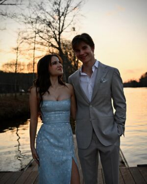 Madeleine McGraw Instagram - Winter formal 2025🩵

Thank you so much @chelseajaugustine for glamming me up!