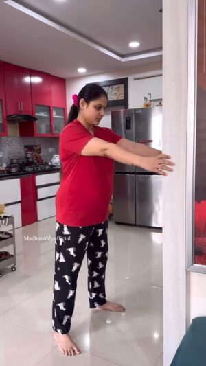Madhu Reddy Instagram - 5th month lo One Day Naa Diet🫣 

#insta #instagram #instafood #instamood #pregnant #pregnantbelly #pregnantstyle #pregancy#food #diet #foodcravings #viralreels #viral #viralpost #workouts #pregnantworkouts #helath #feed #reach #reaching #viralposts #trending #music #musicvideo #pregnantyoga #pregnantworkout #pregnantmom #pregnantfitness #pregnantwoman #pregnantfood
