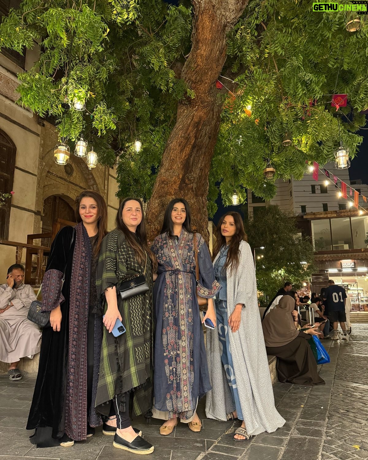 Madiha Iftikhar - 670 Likes - What a beautiful historic street, esthetically done, every corner has its own vibe do visit this place when in Jeddah
#madihaiftikhar #balad #street #jeddah #saudiarabia #friends #nightout #suhoor #ramdanvibe #summervibes☀️ #ethinic #beauty #travel #traveler #insta #instagood #march2025 #2025 #streetfood #streetfashion #streetlife #streetphotography