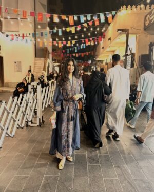 Madiha Iftikhar Instagram - What a beautiful historic street, esthetically done, every corner has its own vibe do visit this place when in Jeddah 

#madihaiftikhar #balad #street #jeddah #saudiarabia #friends #nightout #suhoor #ramdanvibe #summervibes☀️ #ethinic #beauty #travel #traveler #insta #instagood #march2025 #2025 #streetfood #streetfashion #streetlife #streetphotography