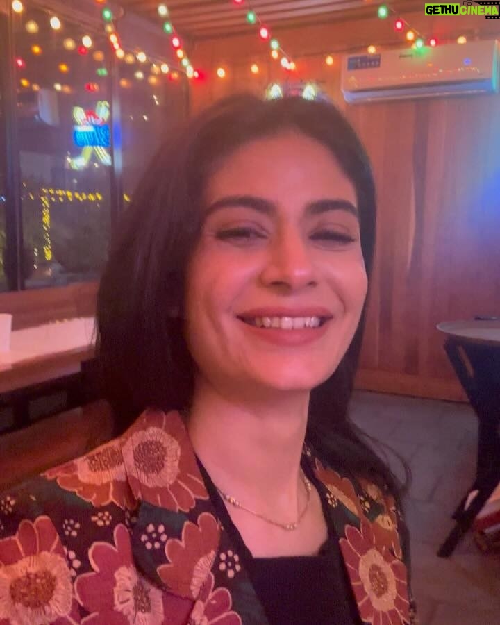 Madiha Iftikhar - 789 Likes - Dinner at my favorite place Dampa
No fancy cuisine this time for a change 😉😜
#madihaiftikhar #birthdaycelebration #pic #slefie #dinnerseafood #fyp #fypage
