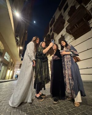 Madiha Iftikhar Instagram - What a beautiful historic street, esthetically done, every corner has its own vibe do visit this place when in Jeddah 

#madihaiftikhar #balad #street #jeddah #saudiarabia #friends #nightout #suhoor #ramdanvibe #summervibes☀️ #ethinic #beauty #travel #traveler #insta #instagood #march2025 #2025 #streetfood #streetfashion #streetlife #streetphotography