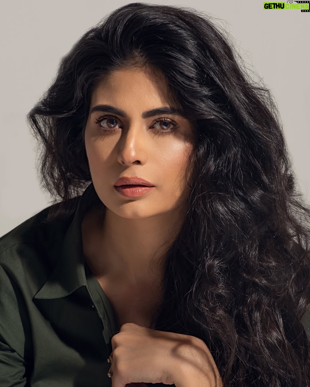 Madiha Iftikhar - 820 Likes - “Here to serve looks and vibes.”
@nomilawrence
@zubairshah_zs
@hussain.piart
@fashiontimesmagaziine
#madihaiftikhar #shoot #denims #photography #magazine #fashion #fashionstyle #model #modelshoot #lotd #ootd #looks #mylife