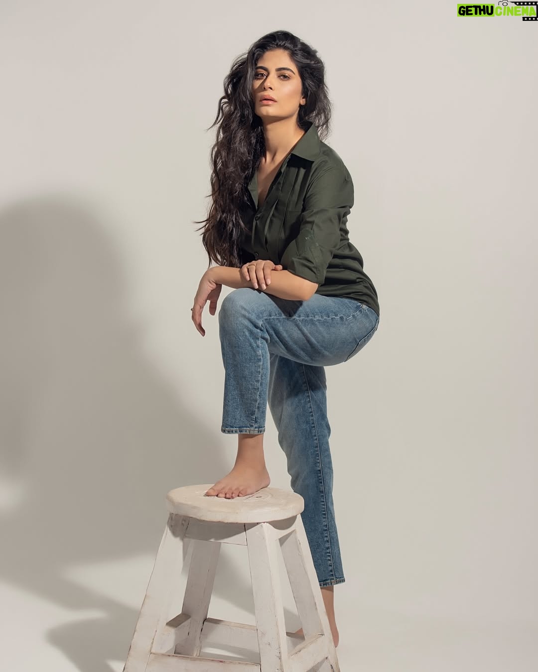 Madiha Iftikhar - 820 Likes - “Here to serve looks and vibes.”
@nomilawrence
@zubairshah_zs
@hussain.piart
@fashiontimesmagaziine
#madihaiftikhar #shoot #denims #photography #magazine #fashion #fashionstyle #model #modelshoot #lotd #ootd #looks #mylife