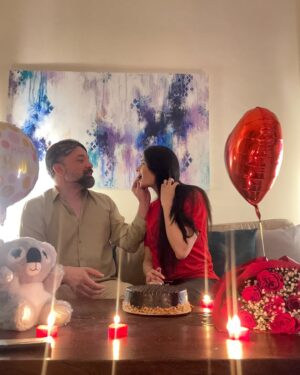 Madiha Iftikhar Instagram - It’s my birthday 
Thanks @shizzlemeerza for celebrating every year with this passion and love ❤️ 

#madihaiftikhar #birthdaygirl #myday #celebration #feburary #loveseason #hearts #ballons #cakes #gifts #fyp #fypシ #fypage