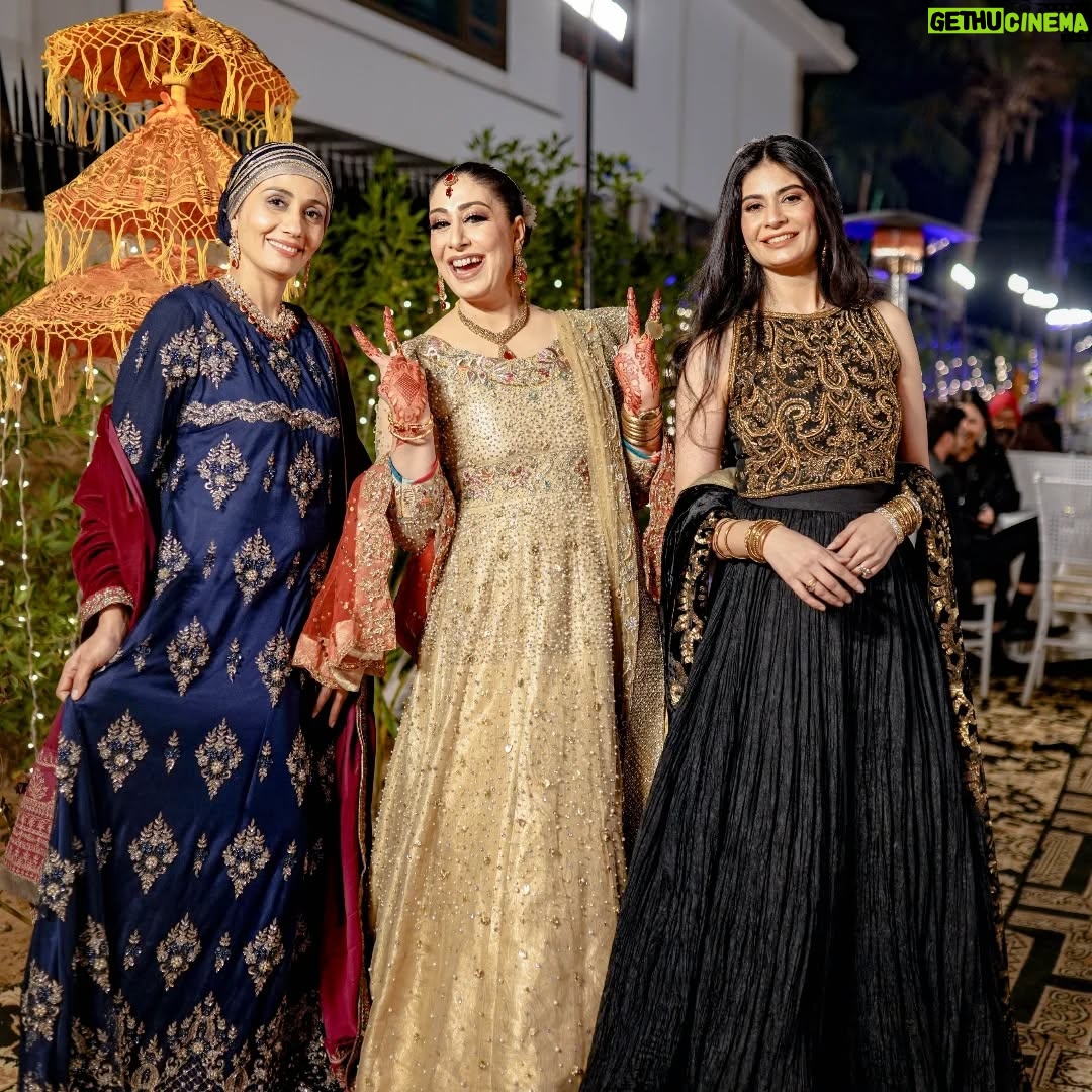 Madiha Iftikhar - 1.2K Likes - Sisters ❤️❤️
@rabiaslifestyle
@boltayhaathofficial
#madihaiftikhar #sisterlove #weddingphotography #wedding #pakistan #event #fypシ #fyp #instareels #instagram #instafashion