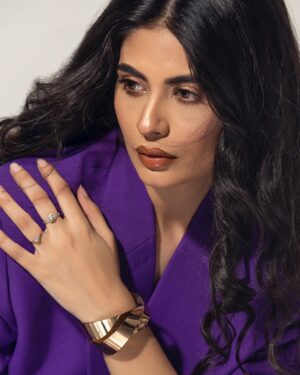 Madiha Iftikhar Instagram - “Purple vibes and winter skies ❄️💜”
@nomilawrence 
@hussain.piart 
@zubairshah_zs 
@ab.lakhani 

#madihaiftikhar #shoot #dawnicon #purple #photography #insta #instagood #instalike #instagram #instafashion #fashionstyle #fashion #fashiondesigner #look #lookoftheday #fyp #fypシ #fypage