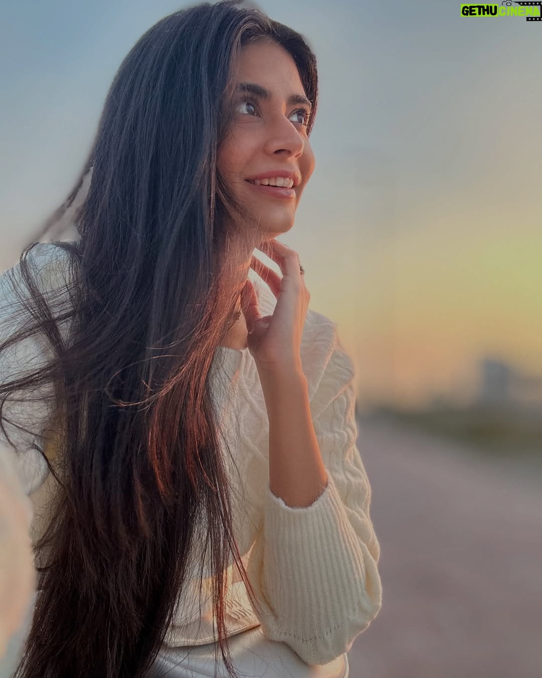 Madiha Iftikhar - 1.5K Likes - No filter, no edit
as natural , as candid
#madihaiftikhar #candid #nofilter #natural #noedit #post #shots #insta #instagood #pic #pictures #picoftheday #lookoftheday #lotd #naturephotography #selfie #fyp #fypage #fypage