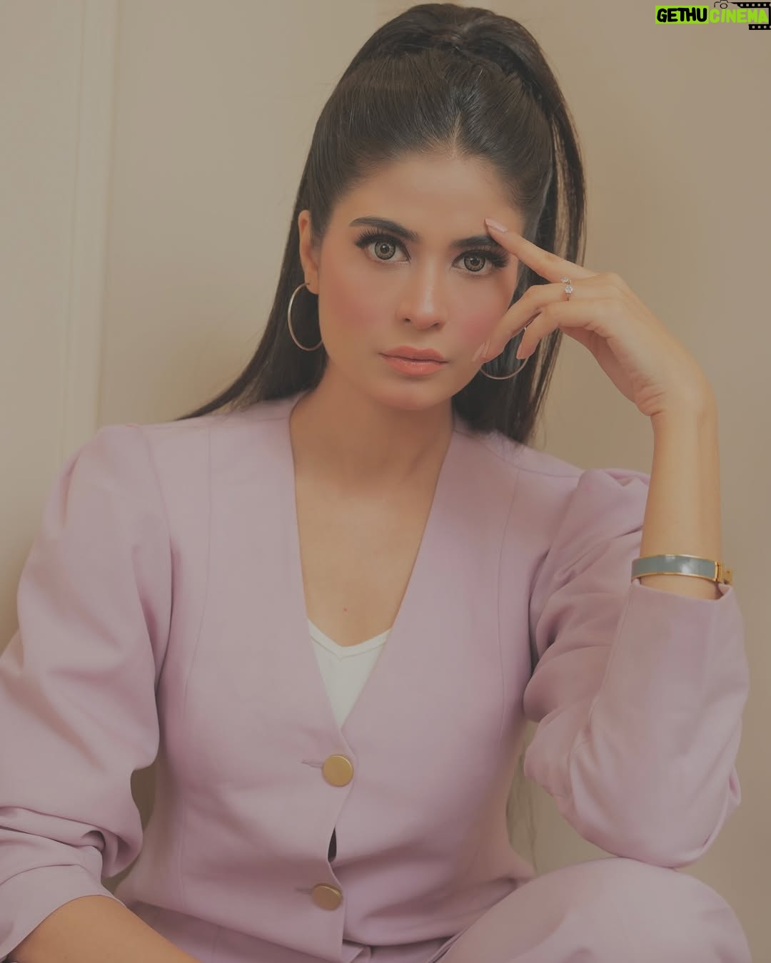 Madiha Iftikhar - 1.4K Likes - Living in a Barbie world, where dreams and style collide. 👛🎀
Makeover @furqanssalon
Wardrobe @zubairshah_zs
Photography @ahmedzaidee
Coordinator @umermushtaqofficial
#madihaiftikhar #shoot #magazine #glam #insta #instagood #ailook #barbie #lavender #instagood #instadaily #celebrity #actor