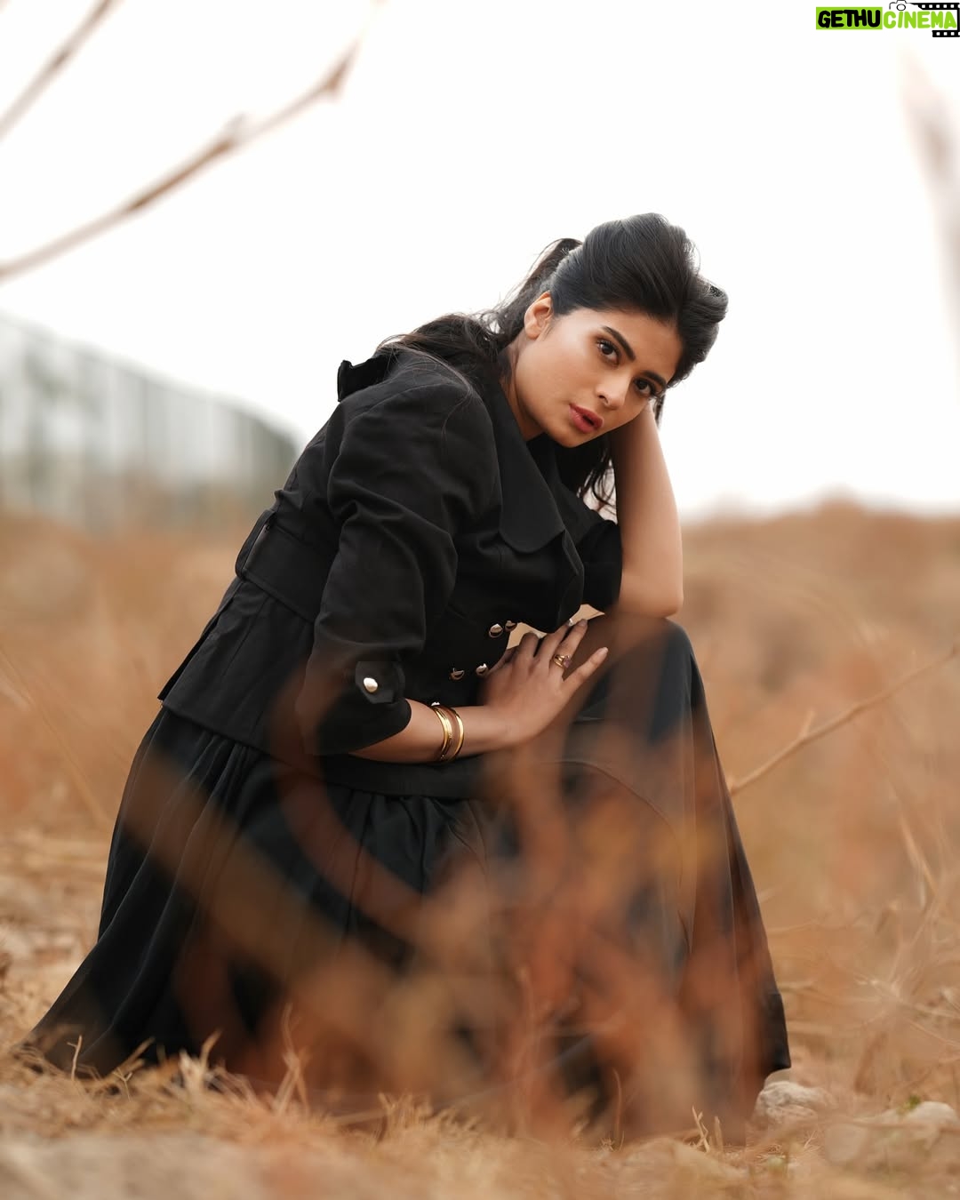 Madiha Iftikhar - 695 Likes - Unstoppable 🖤🖤
Outfit @nailascouture
Styling @rabiaslifestyle
Picture courtesy @eventeaseproductions
#madihaiftikhar #shoot #islamabad #photography #insta #black #fyp #fypage #fypシ