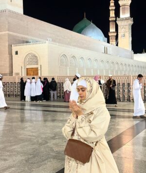Madiha Iftikhar Instagram - 💚💚

#madihaiftikhar #saudiarabia #madinah #ramadan #ramadannights #madinamunawara #islam #fasting #nightsinmadinah