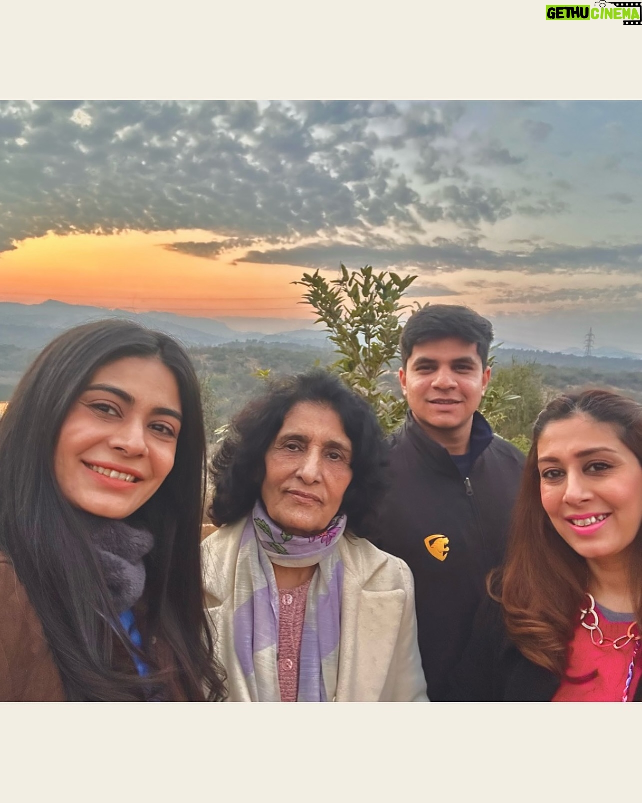 Madiha Iftikhar - 1.4K Likes - Beautiful captures at mangla park 👌
(Now I am free to upload the pictures from my mangla trip)
#madihaiftikhar #madiha #reels #picoftheday #pictures #family #time #unwind #relax #mangla #pakistan #mothernature