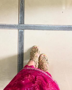 Madiha Imam Instagram - All ready in my @farahtalibaziz 🪭
