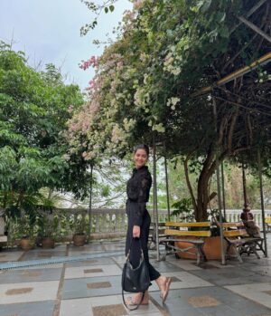Madiha Imam Instagram - Here and there 😏