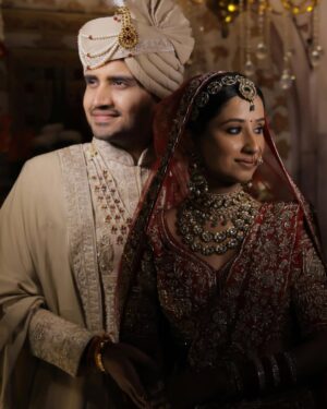 Maera Mishra Instagram - #RamRajMae Forever🧿

Jewellery @multanijewellersofficial ❤️
Makeup @makeupartistrybyshreya ❤️
Venue @theroseate ❤️
Decor @weddingsolutionbybittu ❤️
Clicked by @videotailor ❤️
#married #love #wedding #decor #forever