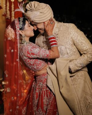 Maera Mishra Instagram - #RamRajMae Forever🧿

Jewellery @multanijewellersofficial ❤️
Makeup @makeupartistrybyshreya ❤️
Venue @theroseate ❤️
Decor @weddingsolutionbybittu ❤️
Clicked by @videotailor ❤️
#married #love #wedding #decor #forever